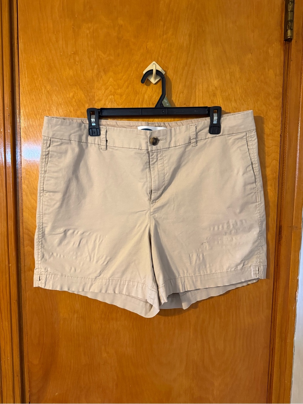 Old Navy Beige Women's Bermuda Shorts Size 14
